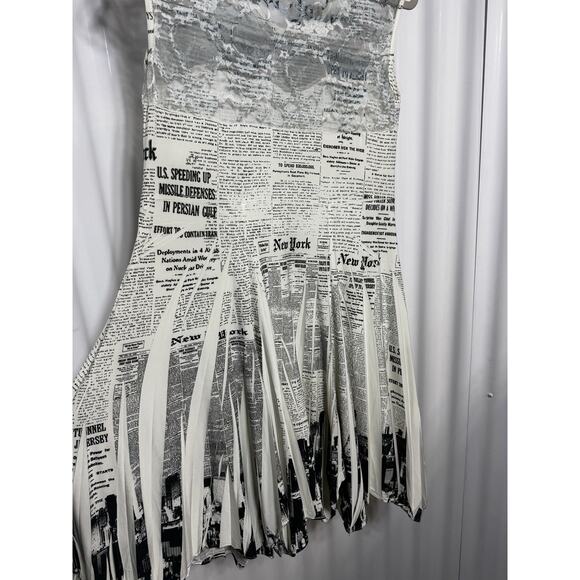 Reina VTG Newsprint Full Pleated MIDI Dress Monochromatic Lace Top Size 2 EUC - Picture 7 of 7